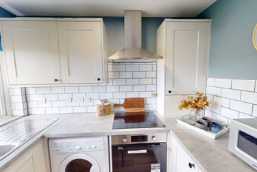 1 bed flat, Monterey Gardens, Mount Pleasant, Exeter, EX45EN - Image 3