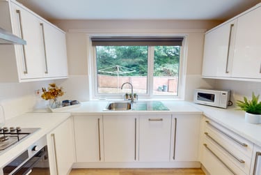 2 bed flat, Lebanon Close, Mount Pleasant, Exeter, EX45EW - Image 2