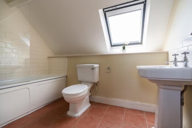 4 bed house, City Bank Road, City Centre, Cirencester, GL71LG - Image 4