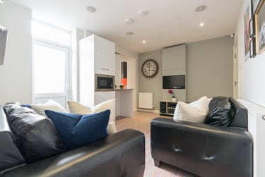 4 bed house, Cauldon Road, Shelton, Stoke, ST42BS - Image 11