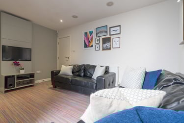 4 bed house, Cauldon Road, Shelton, Stoke, ST42BS - Image 1