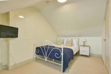 7 bed house, Priory Road, Mount Pleasant, Exeter, EX47AP - Image 8