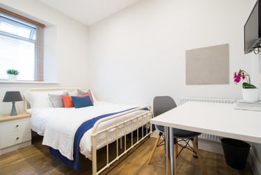 3 bed house, Camden Street, City Centre, Plymouth, PL48NW - Image 2