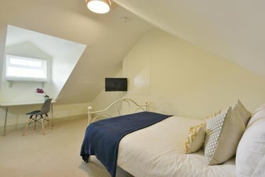 7 bed house, Priory Road, Mount Pleasant, Exeter, EX47AP - Image 7