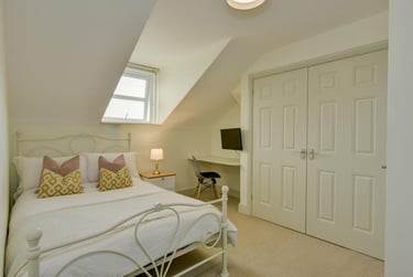 7 bed house, Priory Road, Mount Pleasant, Exeter, EX47AP - Image 2