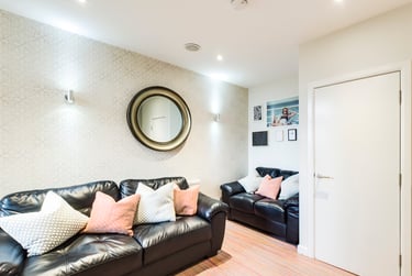 5 bed house, Liverpool Road, Cross Heath, Newcastle under Lyme, ST59HF - Image 1