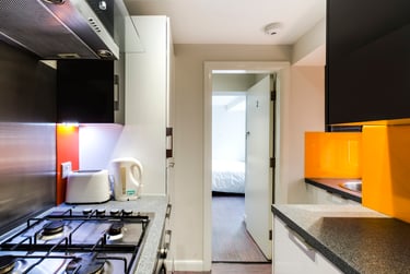 2 bed house, Stubbs Gate, Basford, Newcastle under Lyme, ST51LU - Image 2