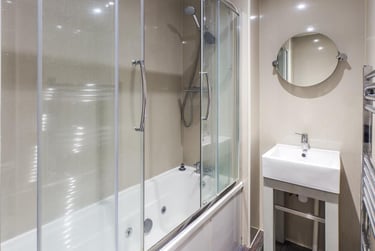 3 bed house, Thornton Road, Shelton, Stoke, ST42BD - Image 4