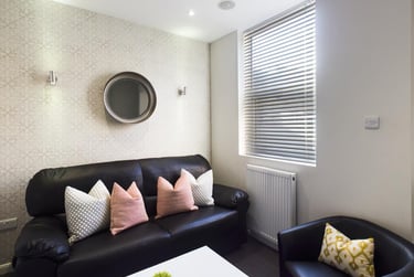 4 bed house, Leek Road, Shelton, Stoke, ST42BW - Image 1