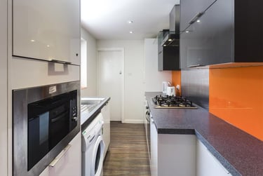 5 bed house, Seaford Street, Shelton, Stoke, ST42EU - Image 2