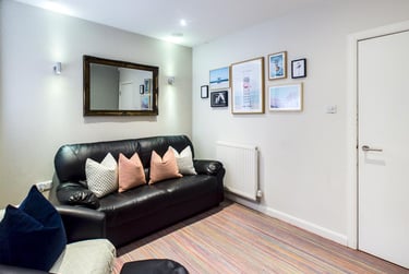 4 bed house, Guildford Street, Shelton, Stoke, ST42EP - Image 2