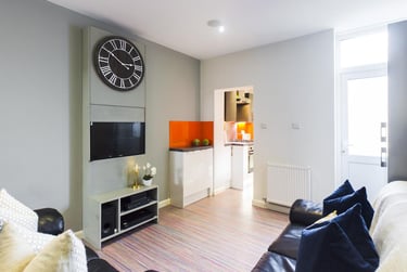 3 bed house, Thornton Road, Shelton, Stoke, ST42BD - Image 2