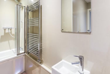 4 bed house, Guildford Street, Shelton, Stoke, ST42EP - Image 3