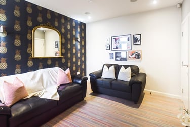 6 bed house, Boughey Road, Shelton, Stoke, ST42BB - Image 1