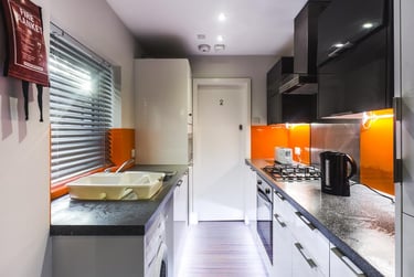 4 bed house, Watford Street, Shelton, Stoke, ST42EW - Image 2