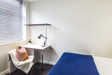 4 bed house, Carlton Road, Shelton, Stoke, ST42BG - Image 2