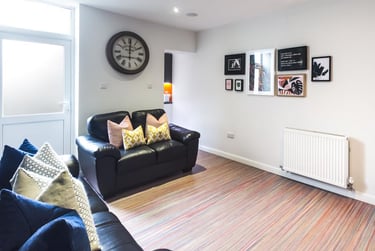 4 bed house, Carlton Road, Shelton, Stoke, ST42BG - Image 2