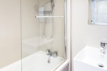 4 bed house, Seaford Street, Shelton, Stoke, ST42EU - Image 4