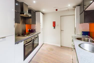 6 bed house, Leek Road, Shelton, Stoke, ST42BW - Image 7