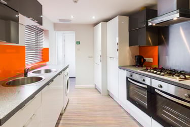 6 bed house, Leek Road, Shelton, Stoke, ST42BW - Image 8