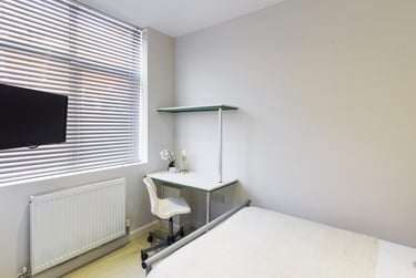 4 bed house, Guildford Street, Shelton, Stoke, ST42EP - Image 8