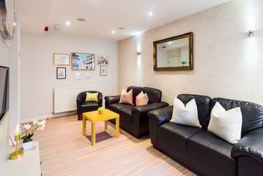 6 bed house, Leek Road, Shelton, Stoke, ST42BW - Image 1