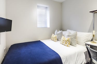 4 bed house, George Street, Silverdale, Newcastle under Lyme, ST56JN - Image 2