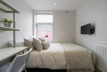 5 bed house, Seaford Street, Shelton, Stoke, ST42EU - Image 2