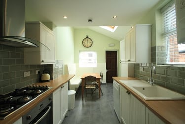 7 bed house, Douglas Road, Radford, Nottingham, NG71NW - Image 1