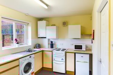 2 bed house, Thomas Court, Charlestown, Salford, M66HA - Image 3