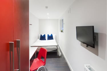 4 bed house, Cauldon Road, Shelton, Stoke, ST42BS - Image 4