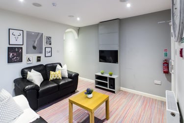 4 bed house, Cauldon Road, Shelton, Stoke, ST42BS - Image 1