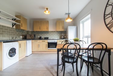 4 bed flat, Morrison Circus, Haymarket, Edinburgh, EH38DX - Image 3