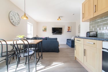 4 bed flat, Morrison Circus, Haymarket, Edinburgh, EH38DX - Image 3