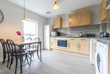 4 bed flat, Morrison Circus, Haymarket, Edinburgh, EH38DX - Image 3