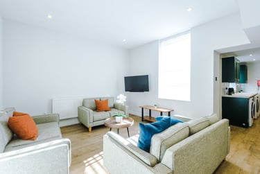 8 bed house, Clayton Park Square, Sandyford, Newcastle, NE24DP - Image 1