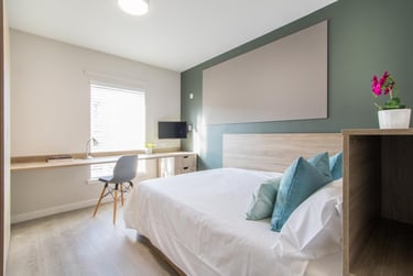 4 bed flat, Morrison Circus, Haymarket, Edinburgh, EH38DX - Image 2