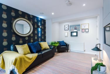 5 bed house, Church Street, Silverdale, Keele, ST56JQ - Image 2