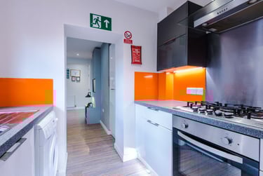 5 bed house, Church Street, Silverdale, Keele, ST56JQ - Image 4