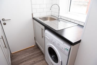 4 bed house, Cauldon Road, Shelton, Stoke, ST42ED - Image 9