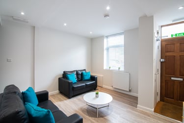 4 bed house, Cauldon Road, Shelton, Stoke, ST42ED - Image 3