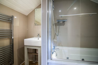 4 bed house, Leek Road, Shelton, Stoke, ST42BP - Image 6