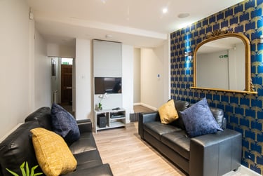 4 bed house, Leek Road, Shelton, Stoke, ST42BP - Image 1