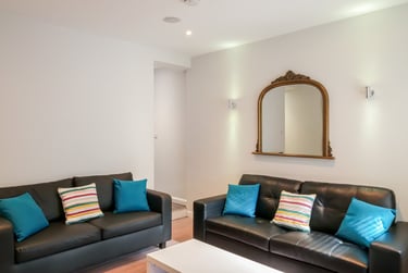 5 bed house, Seaford Street, Shelton, Stoke, ST42EU - Image 2