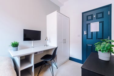 4 bed house, Flat 12, Shoe &amp; Boot Factory, Highfields, Leicester, LE27AE - Image 9