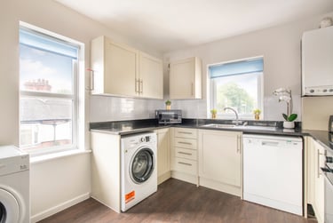 6 bed flat, Church Street, Lenton, Nottingham, NG71SJ - Image 2