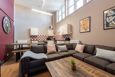 6 bed house, Flat K Bishop Blackall School, St James, Exeter, EX46BP - Image 1