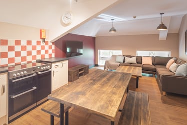 7 bed house, Flat H Bishop Blackall School, St James, Exeter, EX46BP - Image 1