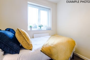 2 bed house, Thomas Court, Charlestown, Salford, M66HA - Image 1