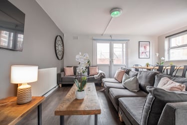 7 bed flat, Church Street, Lenton, Nottingham, NG71SJ - Image 1